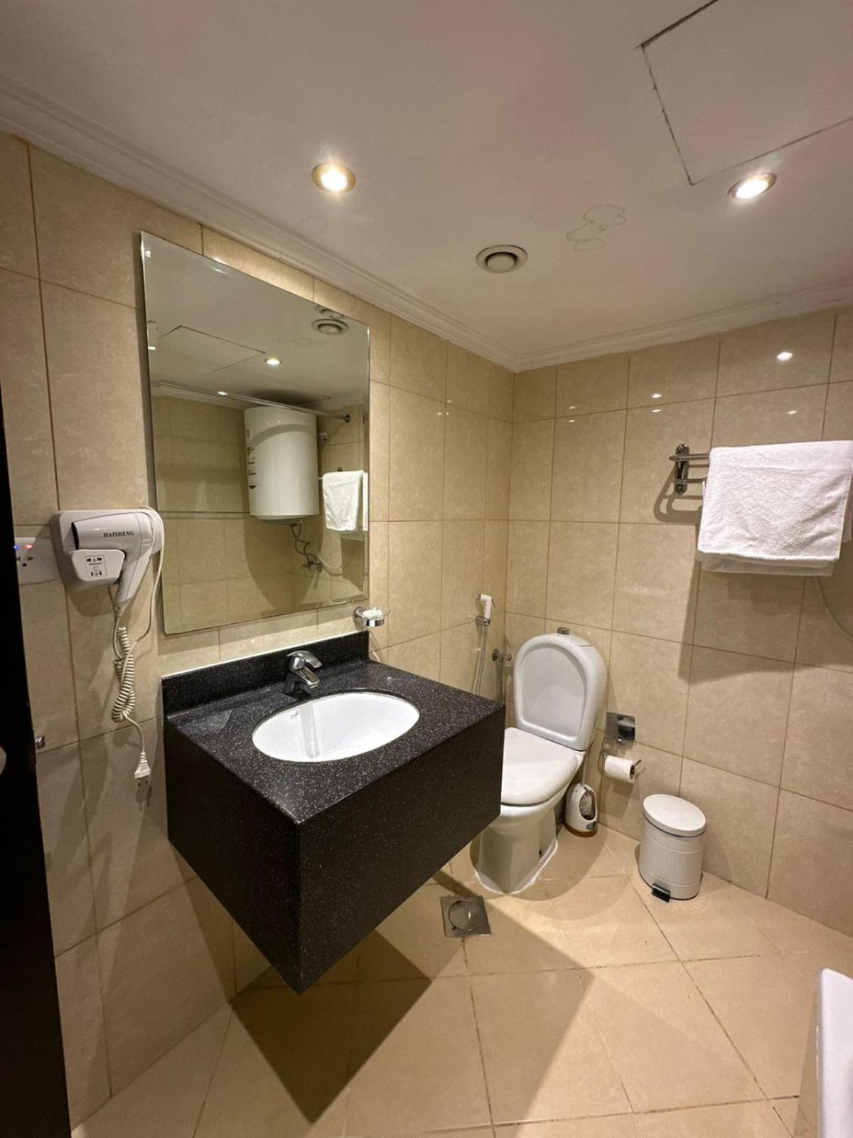 אל-מדינה Zad Al Eman Suites Hotels חדר תמונה